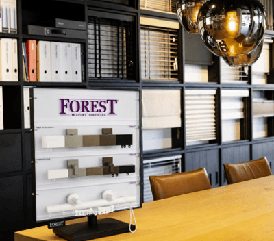 Modernisez votre showroom grâce aux tout derniers présentoirs Forest
